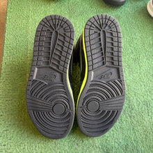 Load image into Gallery viewer, Jordan Bio Hack 1s Size 8
