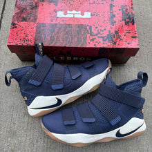 Load image into Gallery viewer, Nike LeBron Soldier 11s Size 8
