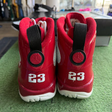 Load image into Gallery viewer, Jordan Gym Red 9s Size 11
