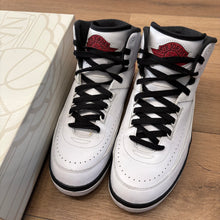 Load image into Gallery viewer, Jordan Chicago 2s Size 9
