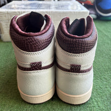 Load image into Gallery viewer, Jordan A Ma Maniere 1s Size 10.5
