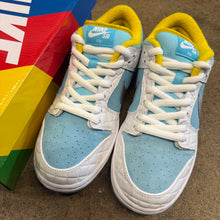 Load image into Gallery viewer, Nike SB FTC Low Dunks Size 8
