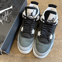 Load image into Gallery viewer, Jordan Fear 4s Size 9
