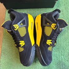 Load image into Gallery viewer, Jordan Thunder 4s Size 7Y
