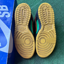 Load image into Gallery viewer, Nike Halloween SB Low Dunks Size 9
