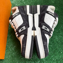 Load image into Gallery viewer, Louis Vuitton Trainers Size 7.5UK
