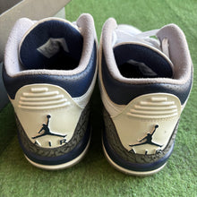 Load image into Gallery viewer, Jordan Midnight Navy 3s Size 7Y

