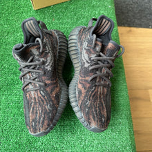 Load image into Gallery viewer, Adidas Yeezy MX Rock 350V2s Size 5.5
