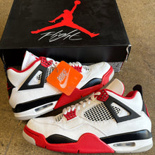 Load image into Gallery viewer, Jordan Fire Red 4s Size 9
