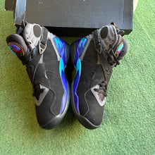Load image into Gallery viewer, Jordan 2015 Aqua 8s Size 9
