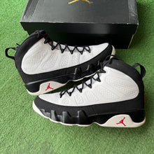 Load image into Gallery viewer, Jordan Space Jam 9s Size 12
