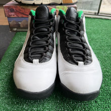 Load image into Gallery viewer, Jordan Seattle 10s Size 13

