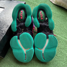 Load image into Gallery viewer, Nike LeBron DJ Bron 19s Size 11.5
