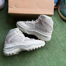 Load image into Gallery viewer, Yeezy Salt DSRT Boots Size 7
