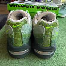 Load image into Gallery viewer, Nike Ducks Of A Feather University of Oregon Air Max 95s Size 8
