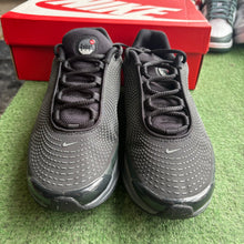 Load image into Gallery viewer, Nike Air Max DNS Size 9
