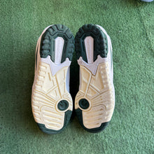 Load image into Gallery viewer, New Balance Sea Salt Nightwatch Green High 550s Size 5Y
