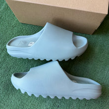 Load image into Gallery viewer, Yeezy Salt Slides Size 12
