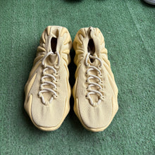 Load image into Gallery viewer, Yeezy Sulfur 450s Size 10

