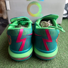 Load image into Gallery viewer, Nike Hero Pack KD 6 Elites Size 9.5
