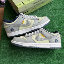 Load image into Gallery viewer, Nike Union Passport Pack Pistachio Low Dunks Size 9
