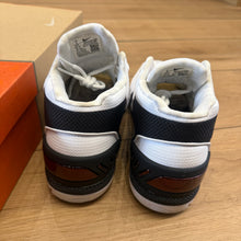 Load image into Gallery viewer, Nike LeBron Debut Zoom Generations Size 9
