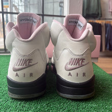Load image into Gallery viewer, Jordan Medium Pink 5s Size 11.5
