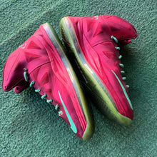Load image into Gallery viewer, Nike Lebron Christmas 10s Size 9.5
