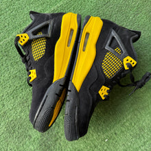 Load image into Gallery viewer, Jordan Thunder 4 Size 7Y
