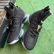 Load image into Gallery viewer, Nike LeBron Black Gold 15s Size 8
