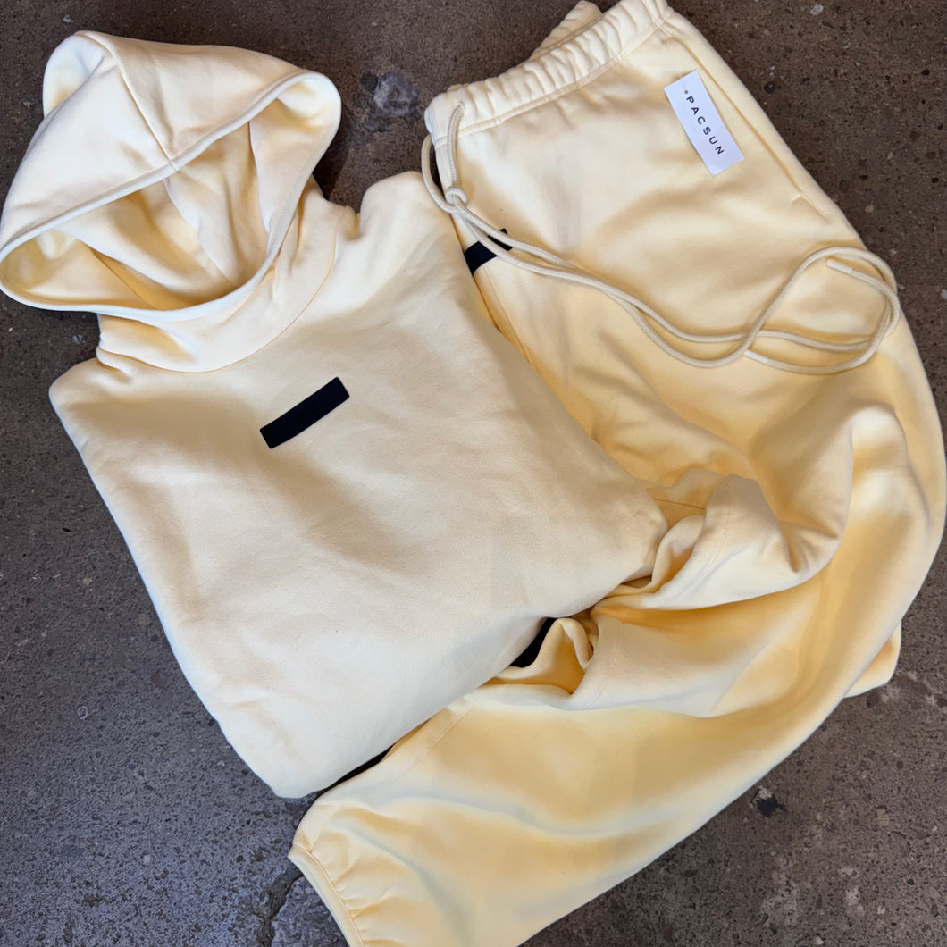 Essentials Set Size M
