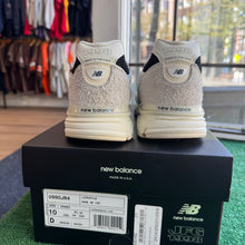 Load image into Gallery viewer, New Balance 1998 Intro 990V4s Size 10
