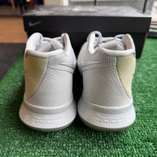 Load image into Gallery viewer, Nike Kyrie Time To Shine 3s Size 8
