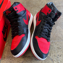 Load image into Gallery viewer, Jordan Satin Bred 1s Size 9W/7.5M
