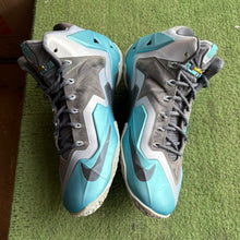 Load image into Gallery viewer, Nike LeBron Gamma Blue 11s Size 10
