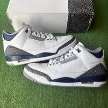 Load image into Gallery viewer, Jordan Midnight Navy 3s Size 10.5
