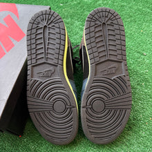Load image into Gallery viewer, Jordan Bio Hack 1s Size 6.5Y

