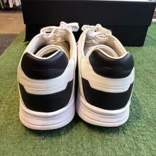 Load image into Gallery viewer, Gucci Low Tops Size 8.5UK
