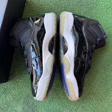 Load image into Gallery viewer, Jordan Space Jam 11s Size 9
