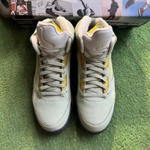 Load image into Gallery viewer, Jordan Jade Horizon 5s Size 10.5
