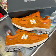 Load image into Gallery viewer, New Balance Protection Pack 2002Rs Size 12
