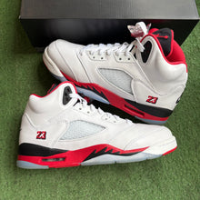 Load image into Gallery viewer, Jordan Fire Red (Black Tongue) 5s Size 7Y
