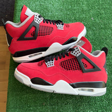 Load image into Gallery viewer, Jordan Toro 4s Size 9
