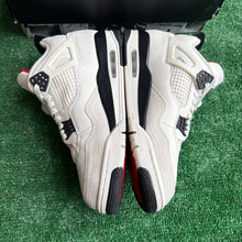 Load image into Gallery viewer, Jordan Flight Club 4s Size 11
