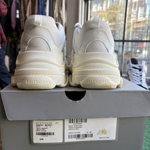 Load image into Gallery viewer, Balenciaga Triple S Size 45
