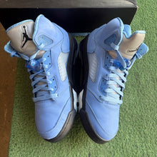 Load image into Gallery viewer, Jordan UNC 5s Size 9
