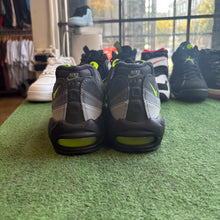 Load image into Gallery viewer, Nike Air Max 95s Size 9

