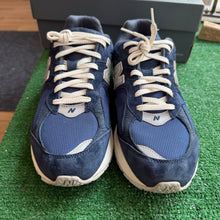 Load image into Gallery viewer, New Balance 2002Rs Size 12
