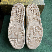 Load image into Gallery viewer, Jordan Union Bephies Beauty Supply 1s Size 9.5
