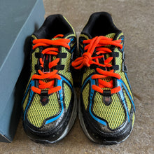 Load image into Gallery viewer, New Balance 1906Rs Size 6
